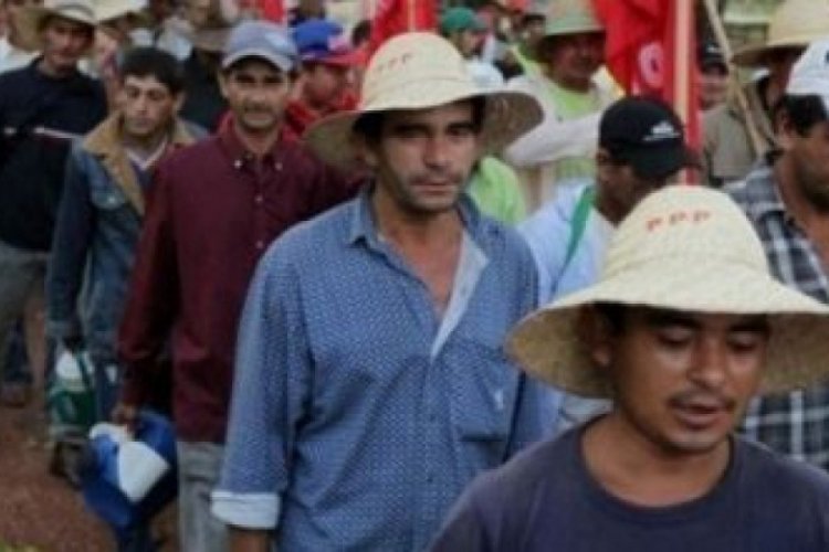 Paraguay da protestoda: K&ouml;yl&uuml; Millettin Efendisidir