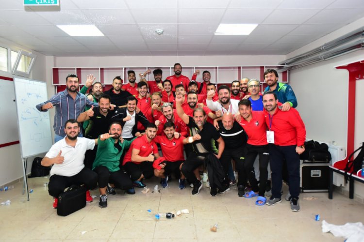 Uşakspor'da Teknik Direkt&ouml;r Tolga Doğantez istifa etti