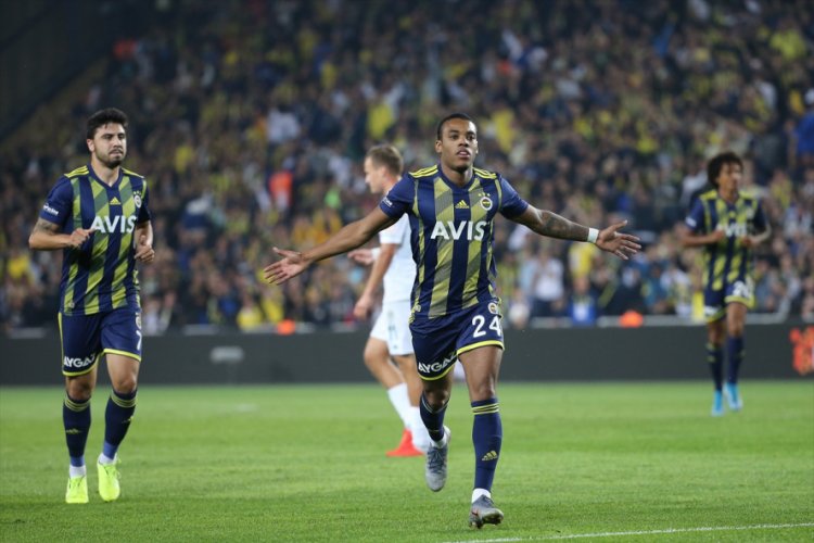 Fenerbah&ccedil;e, Konyaspor'a fark attı