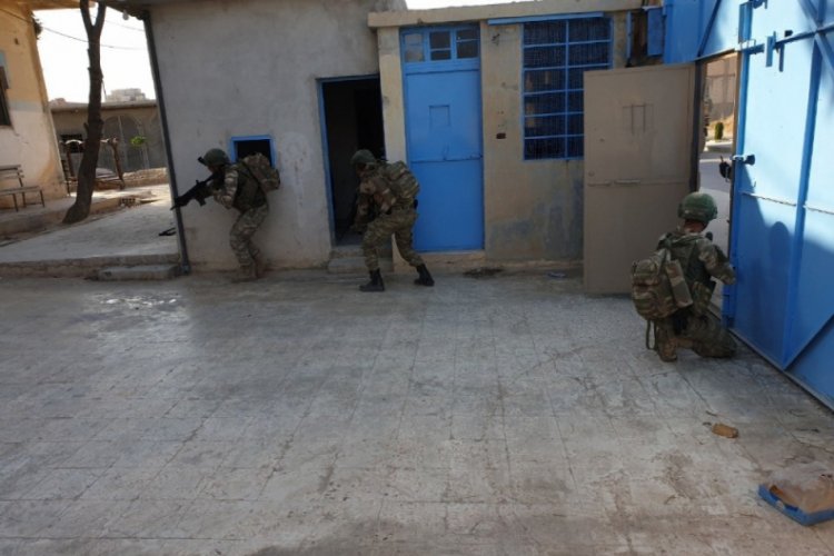 YPG hapishanelerdeki DEAŞ'lıları serbest bıraktı