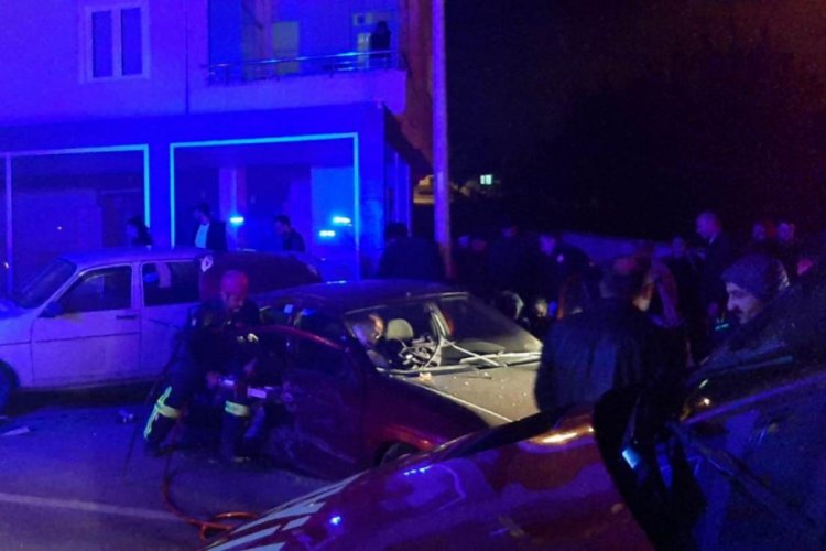 &Ccedil;orum'da trafik kazası: 2 &ouml;l&uuml;, 1 yaralı