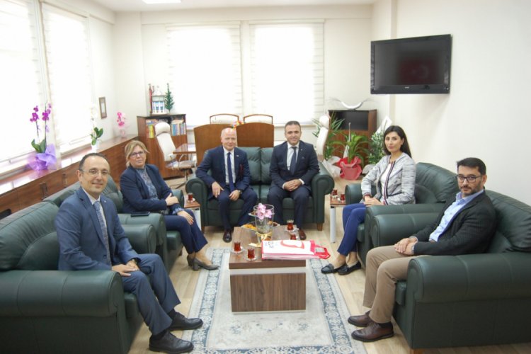 T&uuml;rk Kızılay d&uuml;nyaya umut oluyor