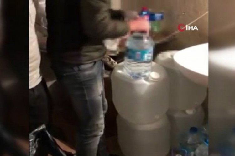 Fatih'te ka&ccedil;ak alkol ve sigara operasyonu