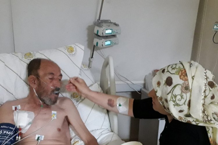 Beyin kanaması ge&ccedil;iren &ccedil;ift yardım bekliyor