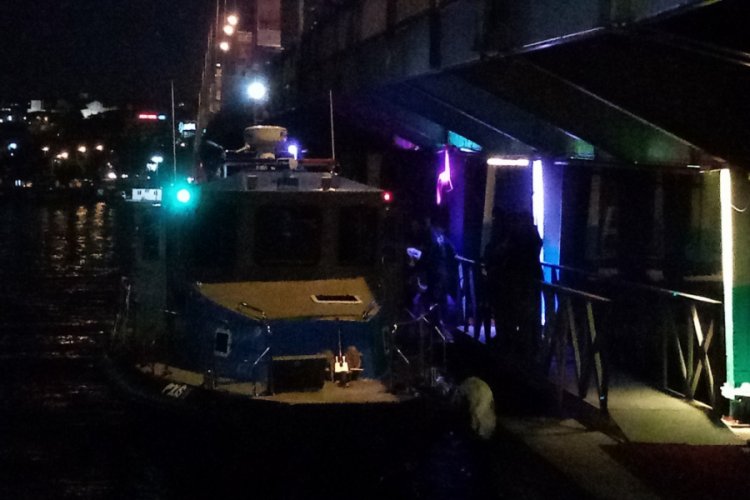 Hali&ccedil;'e d&uuml;şen yabancı uyruklu şahıs hastaneye kaldırıldı