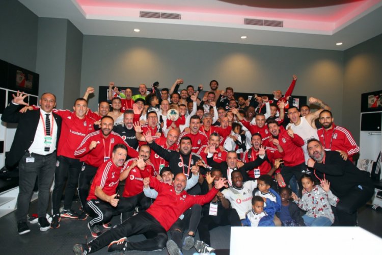 Beşiktaş'tan galibiyet pozu