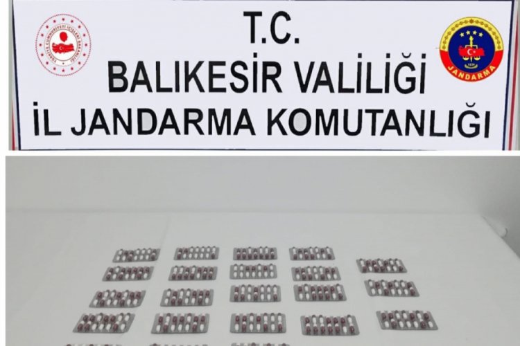 Uyuşturucu hap getiren karı-koca jandarmaya yakalandı