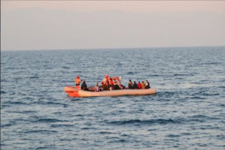 Kuşadası a&ccedil;ıklarında 41 ka&ccedil;ak g&ouml;&ccedil;men yakalandı