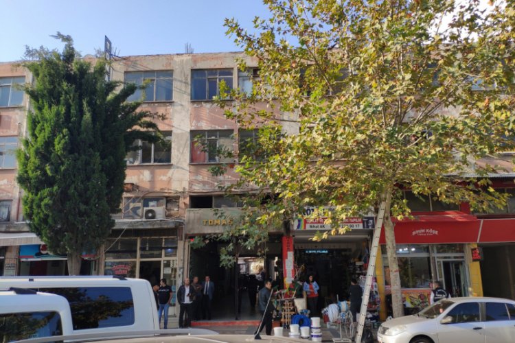 İş hanı bek&ccedil;isi, &ouml;l&uuml; bulundu