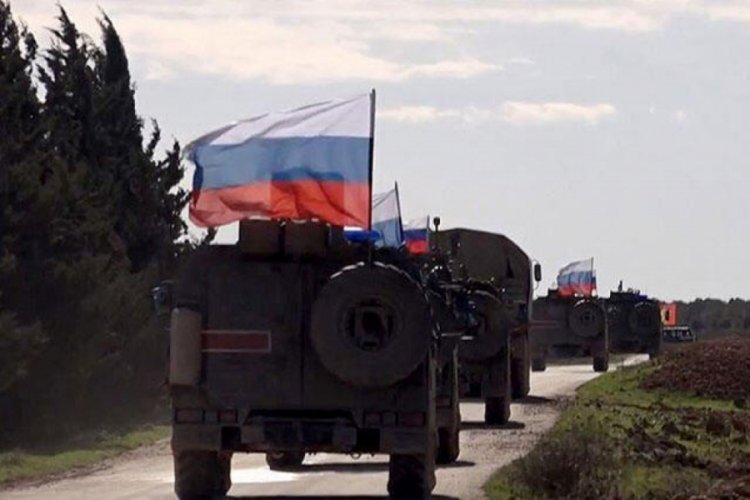 Rus askeri polisi devriyelerini s&uuml;rd&uuml;r&uuml;yor