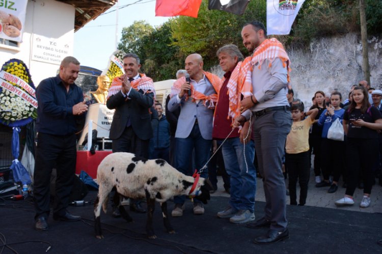 Festivalde, 500 kilo kestane dağıtıldı