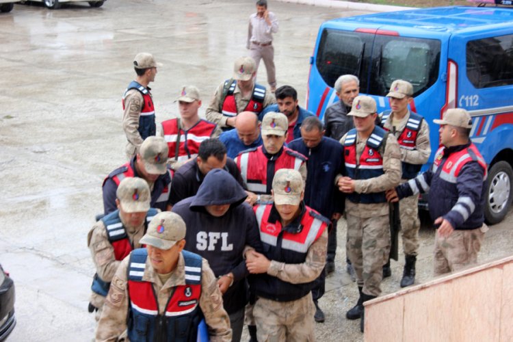 Ka&ccedil;ak kazı operasyonunda 8 g&ouml;zaltı