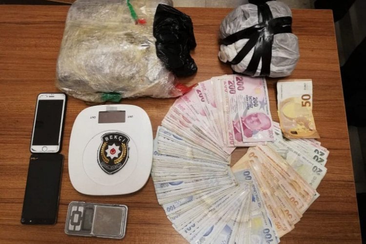Araba farından uyuşturucu &ccedil;ıktı