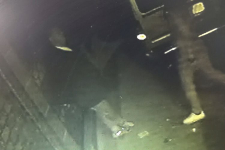'Yere t&uuml;k&uuml;rme' dedi diye &ouml;ld&uuml;resiye d&ouml;vd&uuml;ler