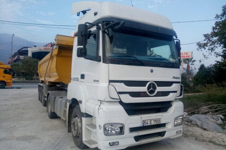 Bursa'da kamyonun altında can verdi