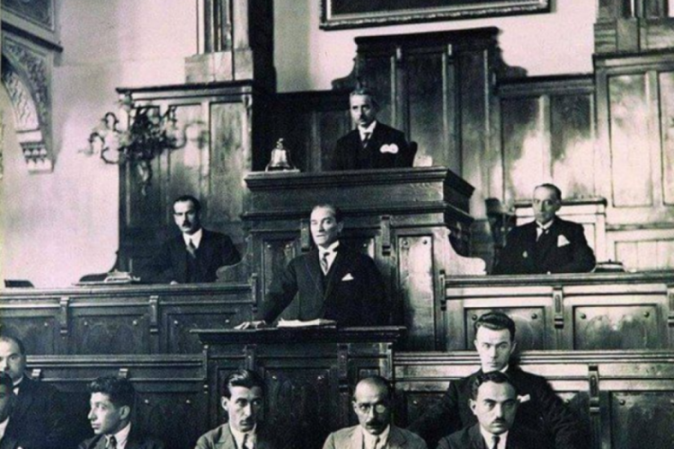 Mustafa Kemal Atat&uuml;rk'&uuml;n Cumhuriyet s&ouml;zleri