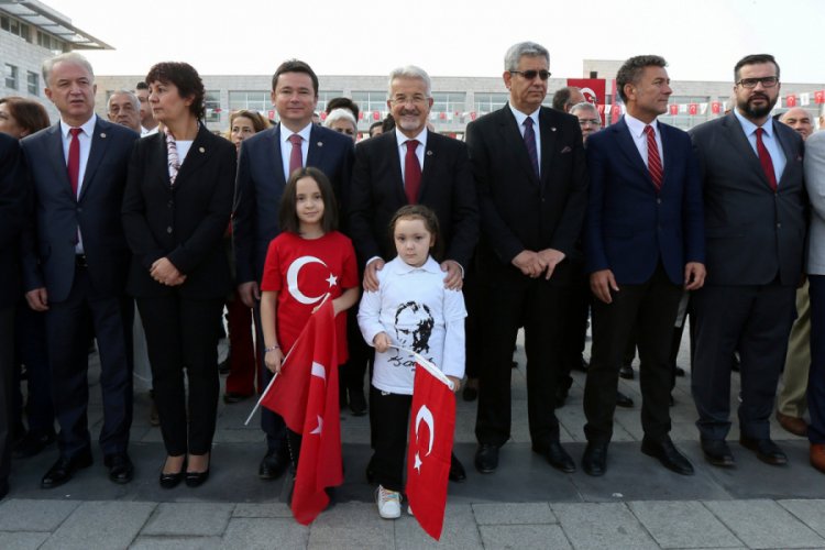 Bursa Nil&uuml;fer'de Cumhuriyet coşkusu başladı