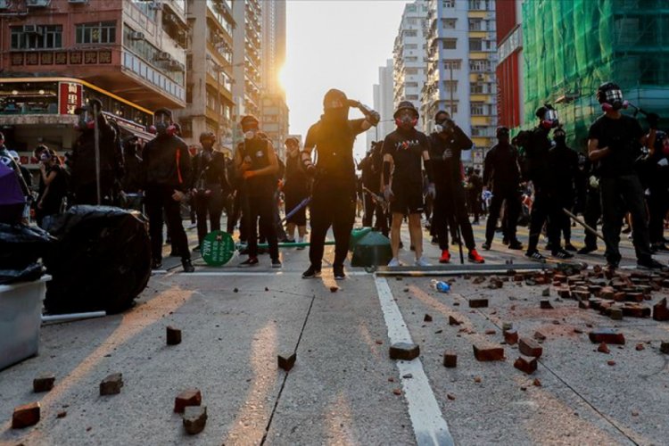 Hong Kong'daki protestolar ekonomik a&ccedil;ıdan tehlike yaratıyor