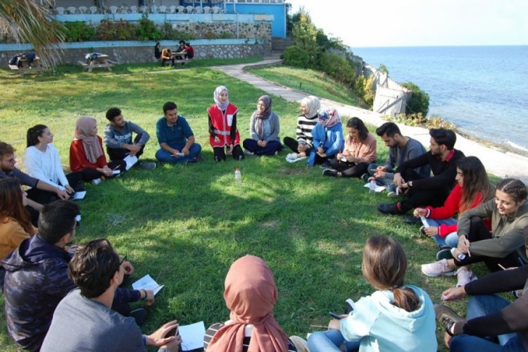 Bursa'da gen&ccedil;ler iyilik hareketine g&uuml;&ccedil; vermek i&ccedil;in toplandı