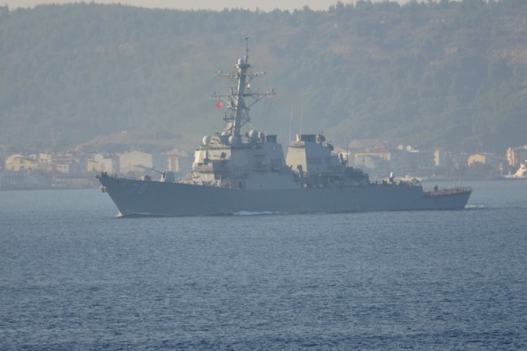 Amerikan savaş gemisi &Ccedil;anakkale Boğazı'ndan ge&ccedil;ti