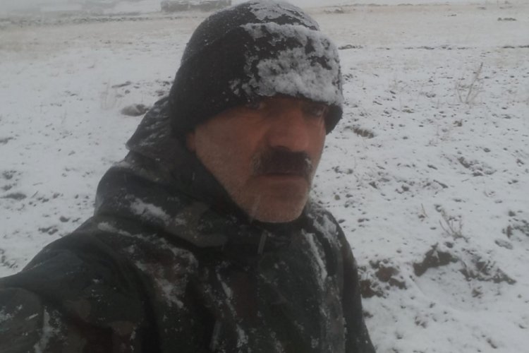 Diyadin'in y&uuml;ksek kesimleri, beyaza b&uuml;r&uuml;nd&uuml;
