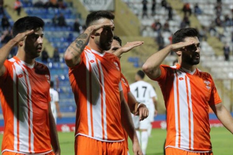 Ahmet &uuml;&ccedil;ledi, Adana turladı