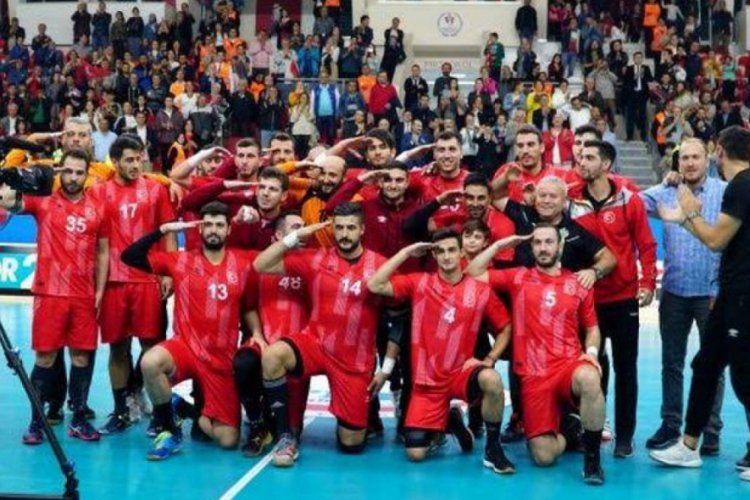 Yunanistan'da skandal! Oyuncuların s&ouml;zleşmeleri feshedildi