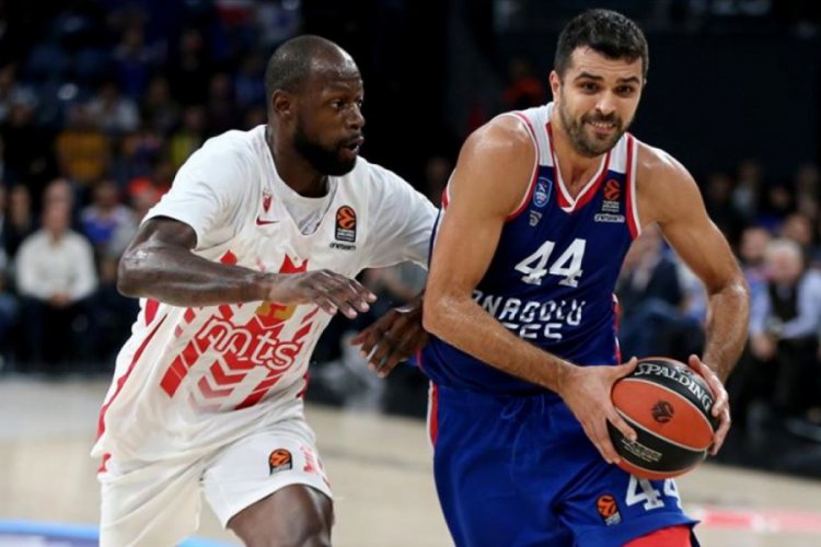 Anadolu Efes &uuml;st &uuml;ste 4. galibiyetini aldı