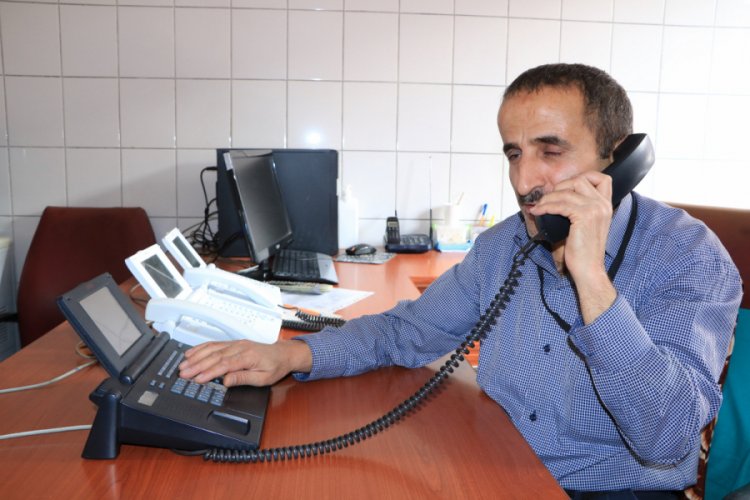 G&ouml;rme engelli memurun hafızasında bin telefon numarası var