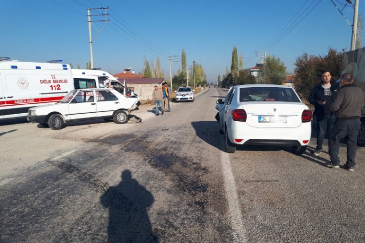 Şuhut'ta trafik kazası: 6 yaralı