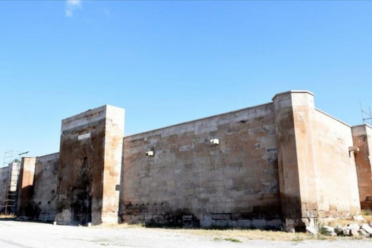 Ağzıkarahan Kervansarayı yıllara meydan okuyor