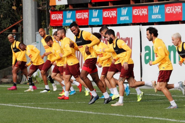 Galatasaray'da Falcao takımdan ayrı &ccedil;alıştı