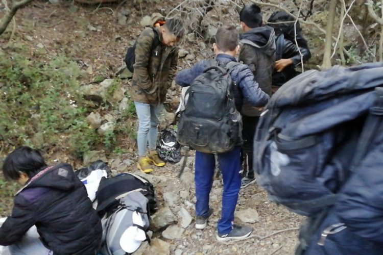 87 d&uuml;zensiz g&ouml;&ccedil;men yakalandı