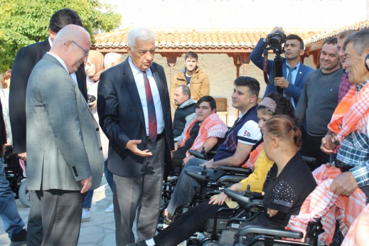 Engeller bu kez boğa g&uuml;reşi ile ortan kalktı
