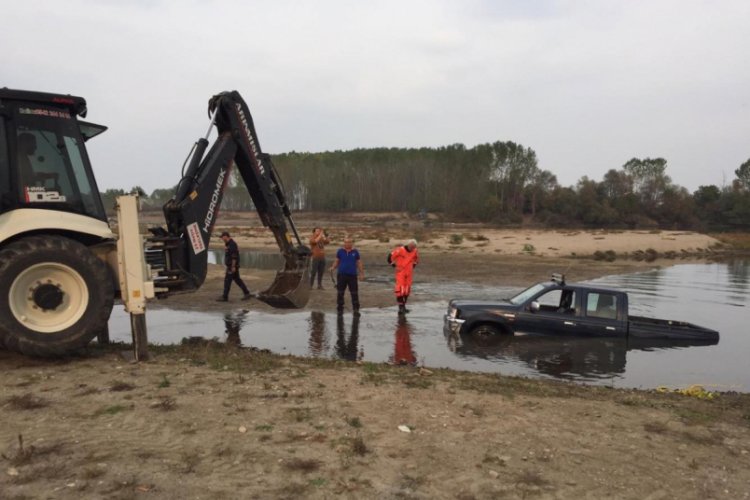 Maceracı gencin 'off road' u Meri&ccedil;'in serin sularında bitti
