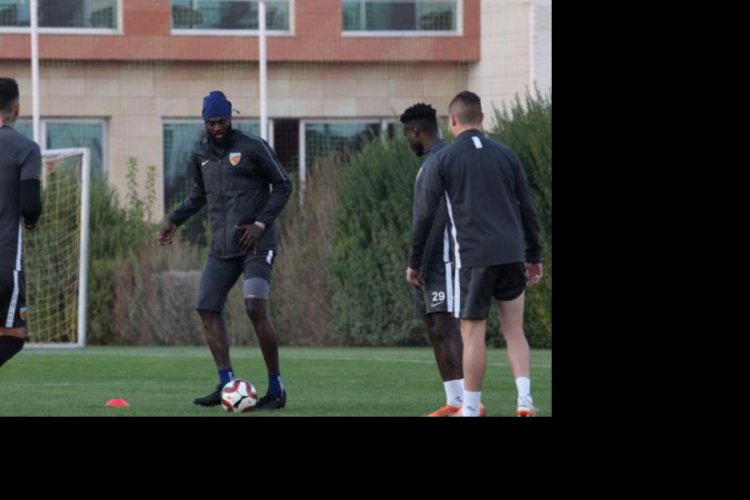 Emmanuel Adebayor, moral depoluyor