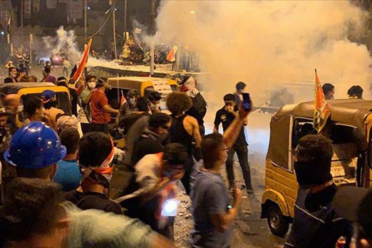 Irak'taki g&ouml;sterilerde &ouml;l&uuml; sayısı 100'e y&uuml;kseldi