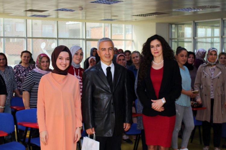 Bursa'da kursiyerlere meme kanseri semineri verildi