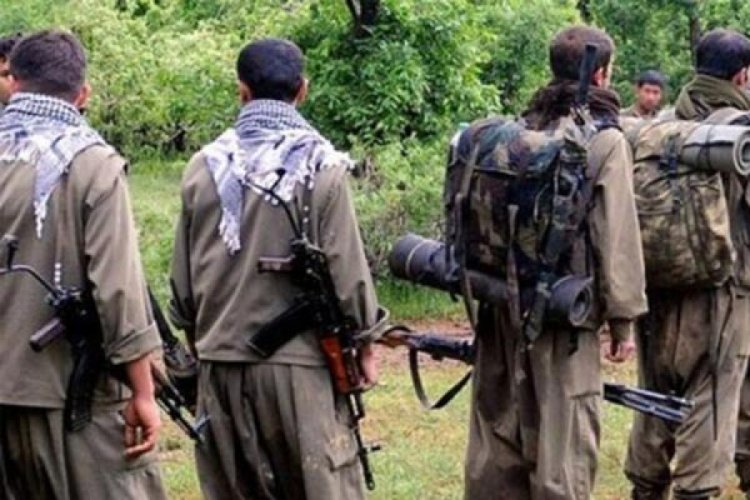 YPG/PKK'lı ter&ouml;ristler kuyulara doldurduğu petrol&uuml; yaktı