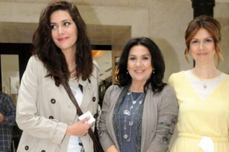 Berg&uuml;zar Korel'in ablası Zeynep Korel: 30 yaşında dayak yedim