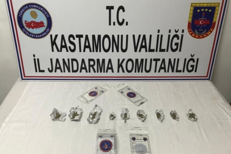 Uyuşturucu operasyonunda &uuml;&ccedil; kişi tutuklandı
