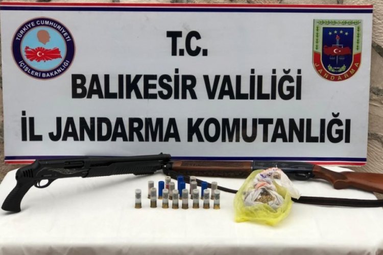 Jandarmadan 4 ayrı adrese eş zamanlı operasyon