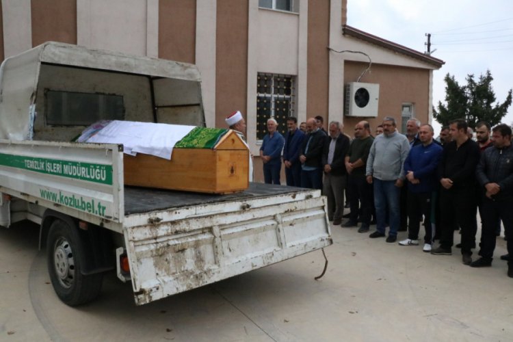 170 kilo ağırlığındaki kadın obeziteden &ouml;ld&uuml;, cemaat tabutu g&uuml;&ccedil;l&uuml;kle taşıdı