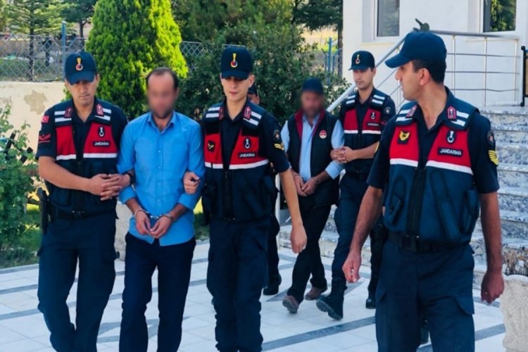 Samanlıkta iğne arar gibi cinayet zanlılarını arayıp buldular