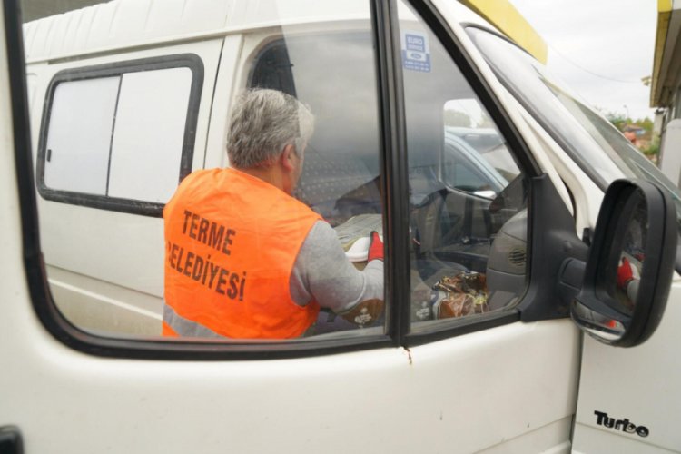 Hasta kedinin imdadına yetiştiler