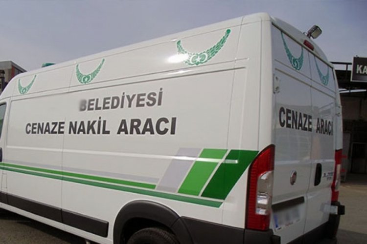 Fren yerine gaza bastı, &ccedil;arptığı eşi &ouml;ld&uuml;