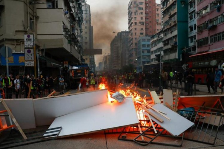 Hong Kong ekonomisi teknik resesyona girdi