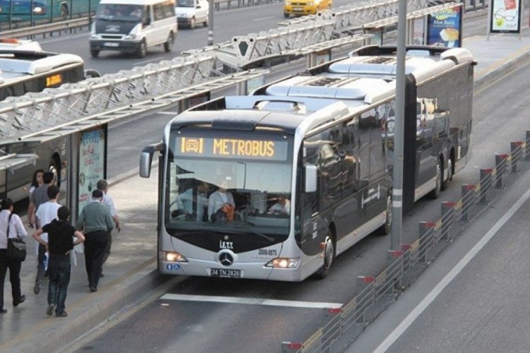 Metrob&uuml;ste tacize şaşırtan karar: 'Zorunlu yaşam alanı değil'