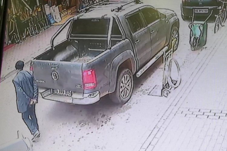 Bursa'da yaşlı adamın yaralandığı kaza kamerada