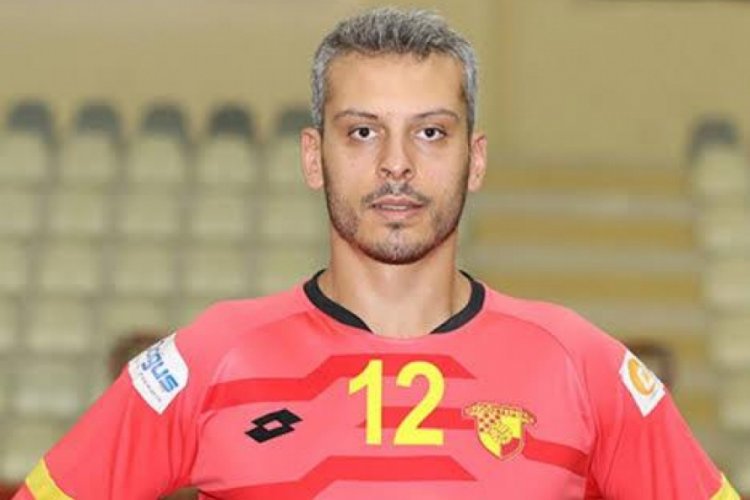 AEK tarafından s&ouml;zleşmesi feshedilen Yunus &Ouml;zmusul'un menajeri konuştu